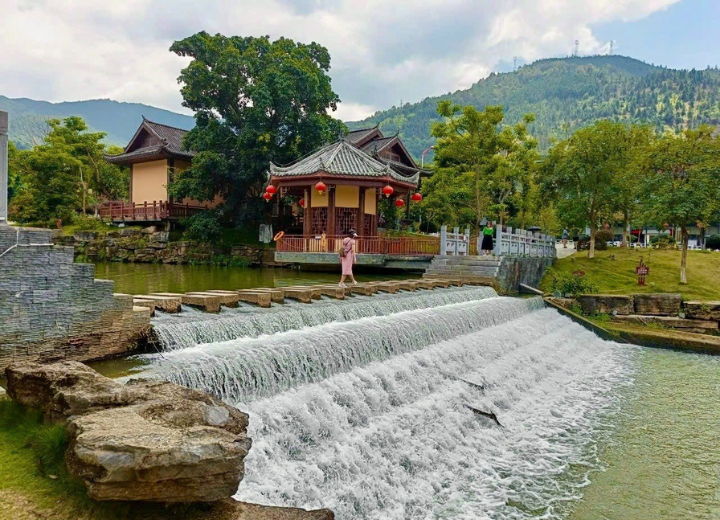 Tour Trung Quốc đường bộ: Hà Khẩu - Thạch Lâm - Côn Minh - Núi Tuyết Kiệu Tử - Mông Tự - 5N4Đ